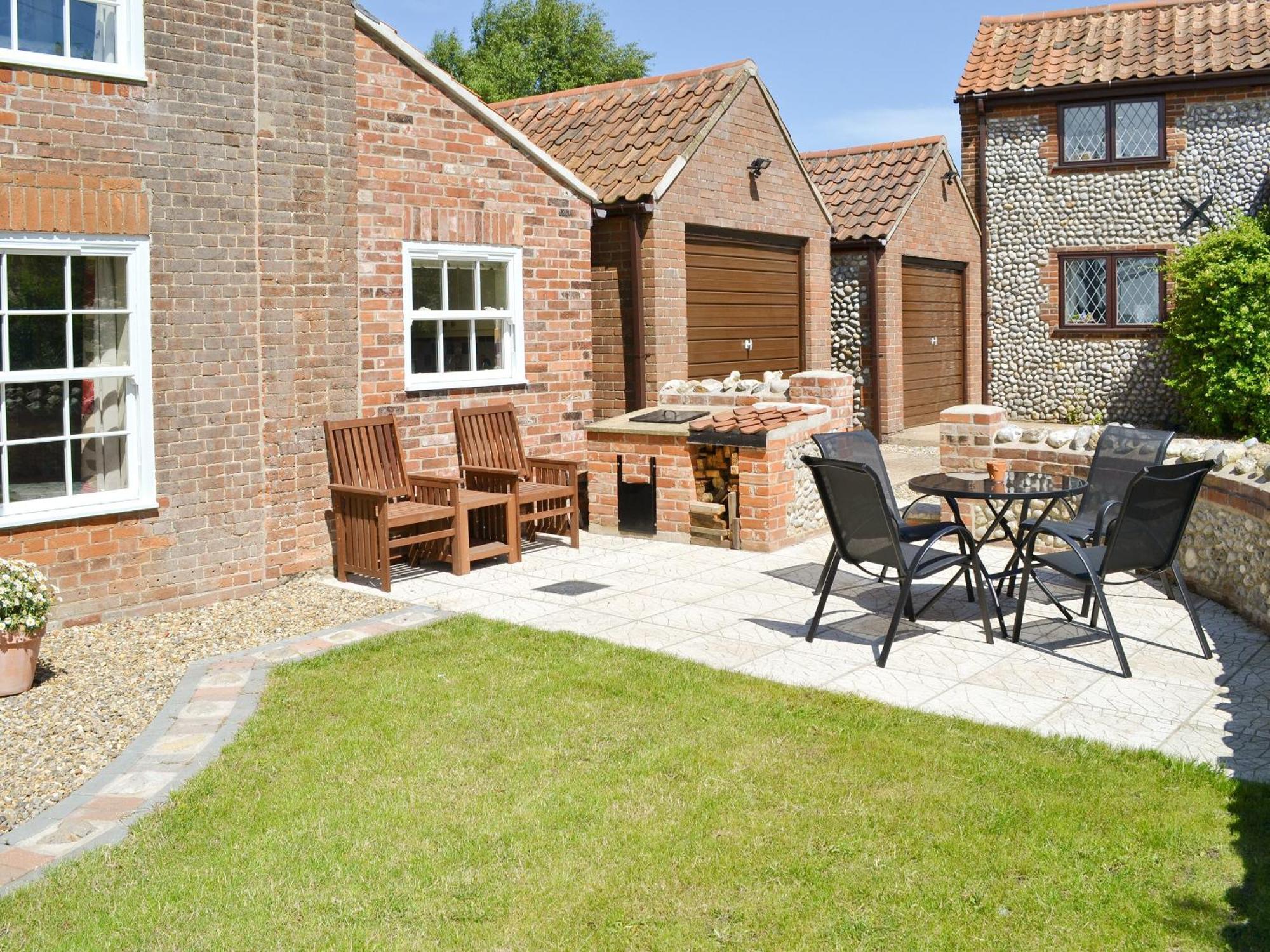 South View Cottage West Beckham Exteriör bild